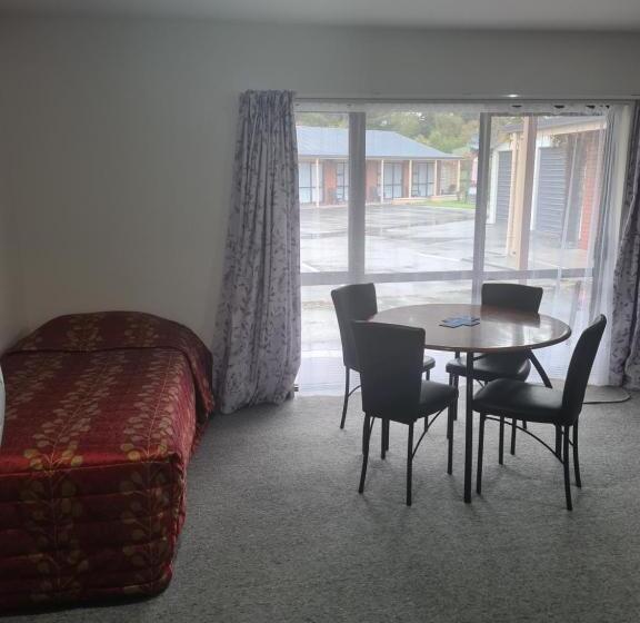 דירת חדר, Arran Motel