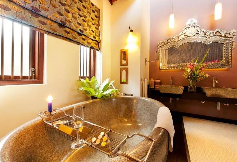 سوییت با چشم‌انداز باغ, Reef Villa