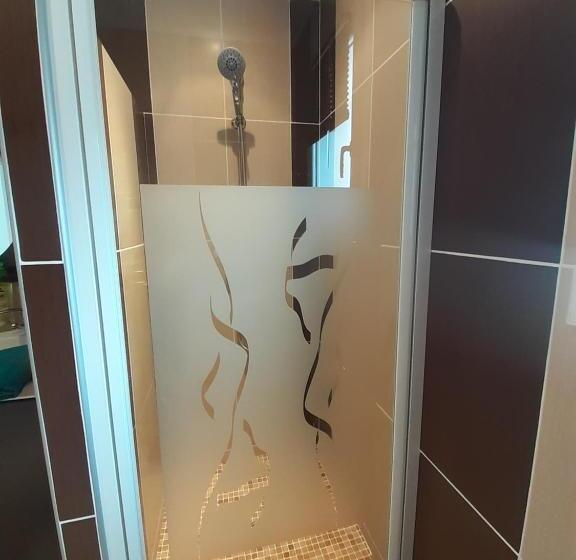 Номер Стандарт Вид на Бассейн, Chambres D Hãƒæ’ã‚â´tes Dans Authentique Mas Avec Piscine En Provence
