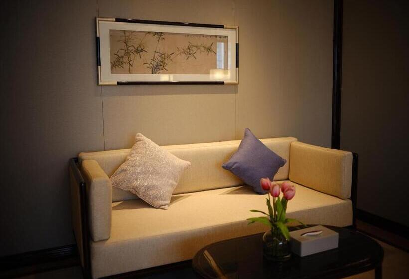 Номер Deluxe, Wyndham Grand Tongren Downtown
