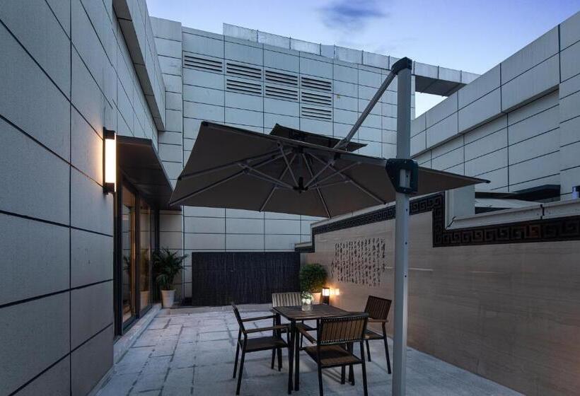 Люкс Клуб, Wyndham Grand Tongren Downtown