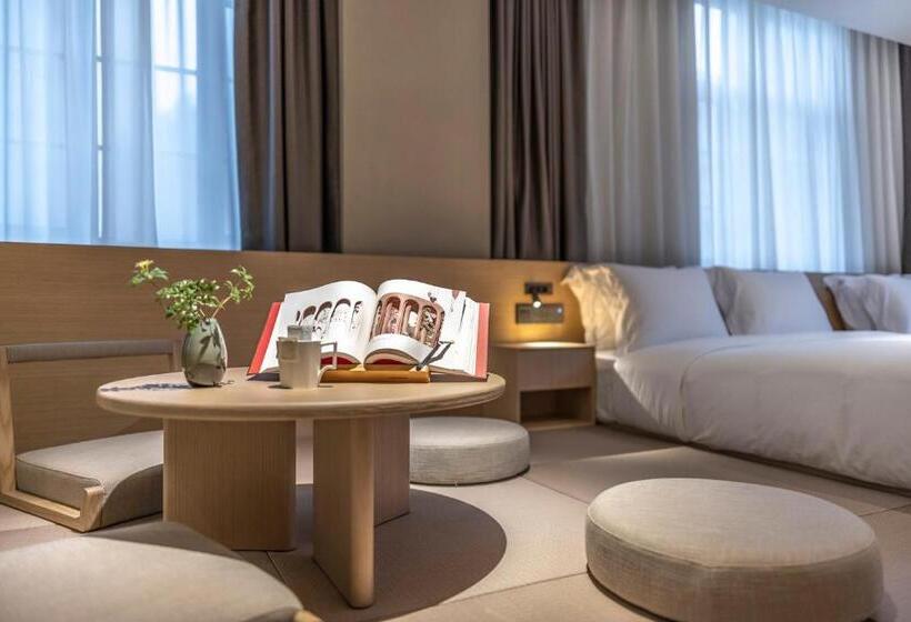 Семейный Номер, Andi Townscape Wuhan
