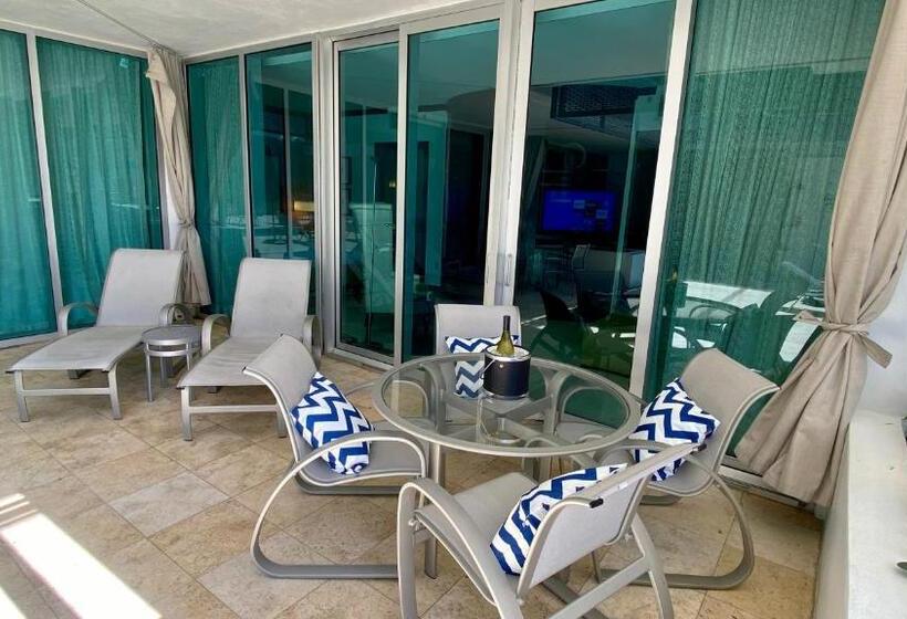 Люкс Кровать Кинг, Boutique Suites 3 Min Walk To Beach
