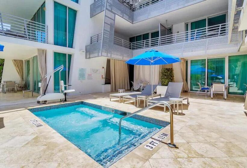 Люкс Кровать Кинг, Boutique Suites 3 Min Walk To Beach