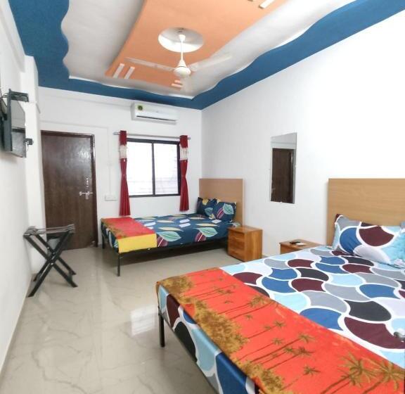 Семейный Номер, Ambient Home Stay, In Nashik