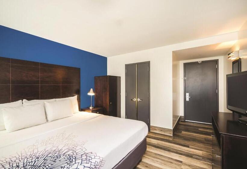 Номер Стандарт Кровать Кинг Адаптированный для Инвалидов, La Quinta By Wyndham Brooklyn Downtown