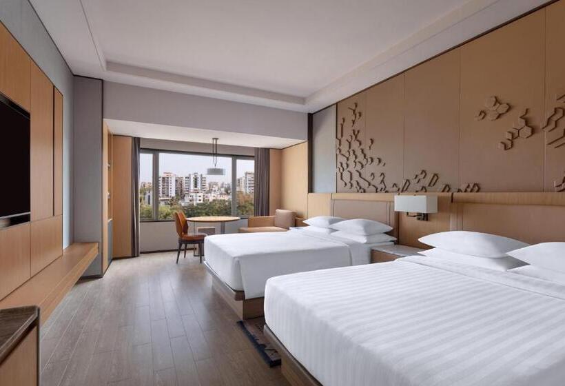 行政房间, Surat Marriott