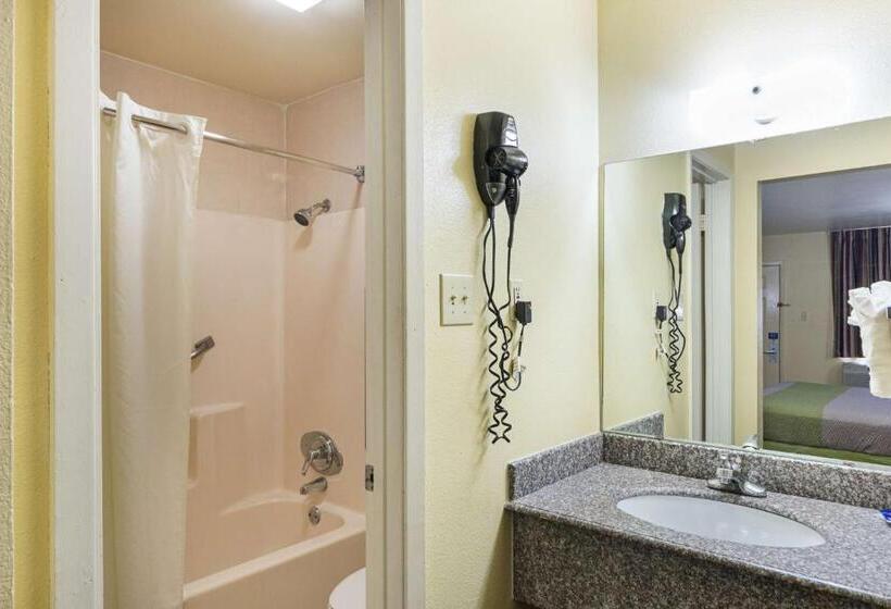 Четырехместный Номер Deluxe, Motel 6livingston, Tx