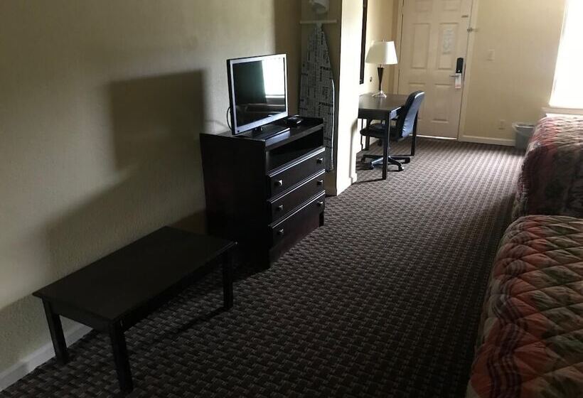 Люкс Семейный 2 Спальни, Royal Inn  Anniston