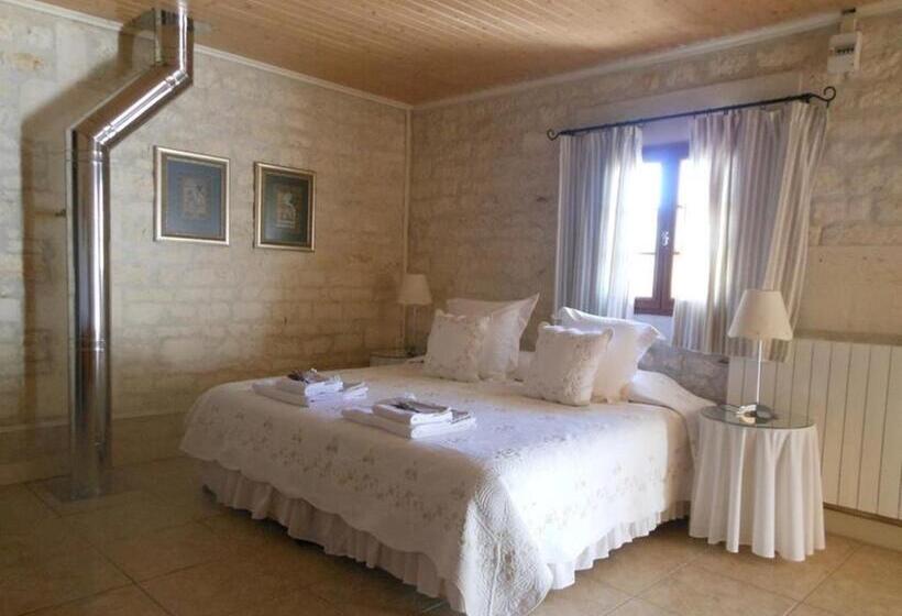 Номер Стандарт, La Cour Des Cloches
