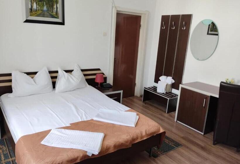 Standardzimmer mit Balkon, Turist