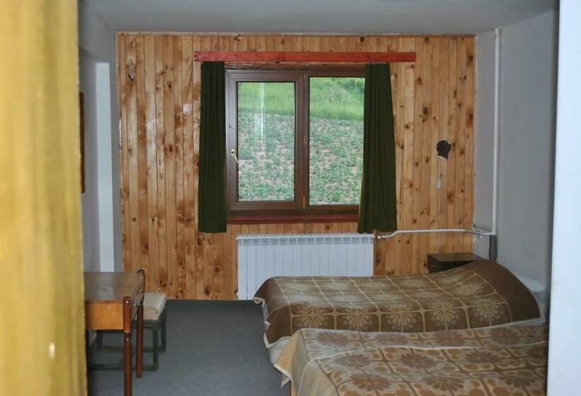 Номер Стандарт Трехместный, Kris Guesthouse