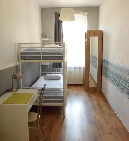 Номер Стандарт Совместная Ванная, Blooms Boutique Hostel
