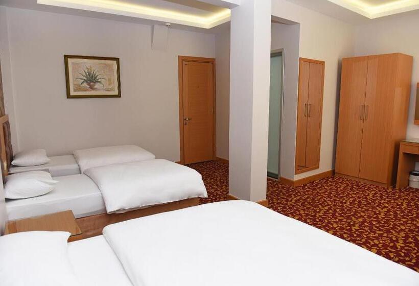 デラックスの４人部屋, Grand Umit