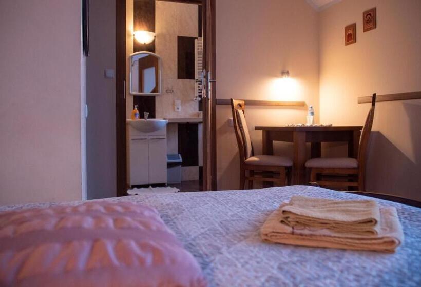 Quarto Estandar Individual, Willa Bliska