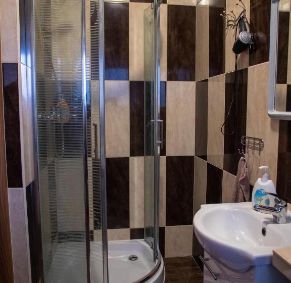 Quarto Triplo Estandar, Willa Bliska