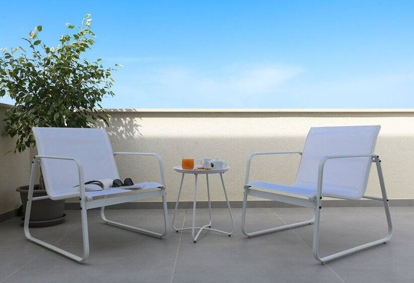 Трехместный Номер Deluxe Вид на Море, Resort La Battigia Beach & Spa