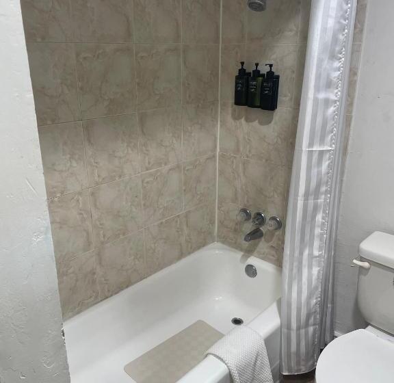Семейный Номер, B&j Hotel And Apartments
