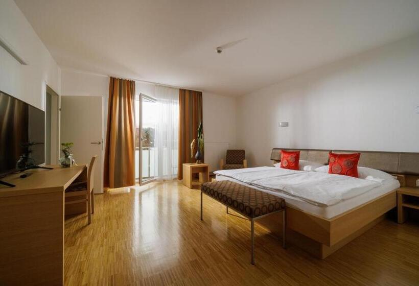Номер Superior Вид на Бассейн, Garni Toscanina   Adults Only