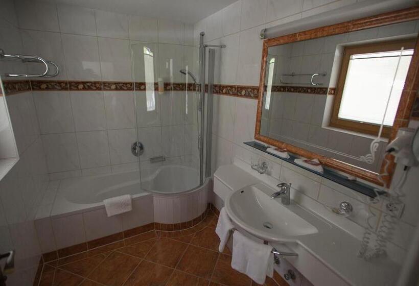 Полулюкс с Балконом, Tirolerhof 4 Sterne Superior
