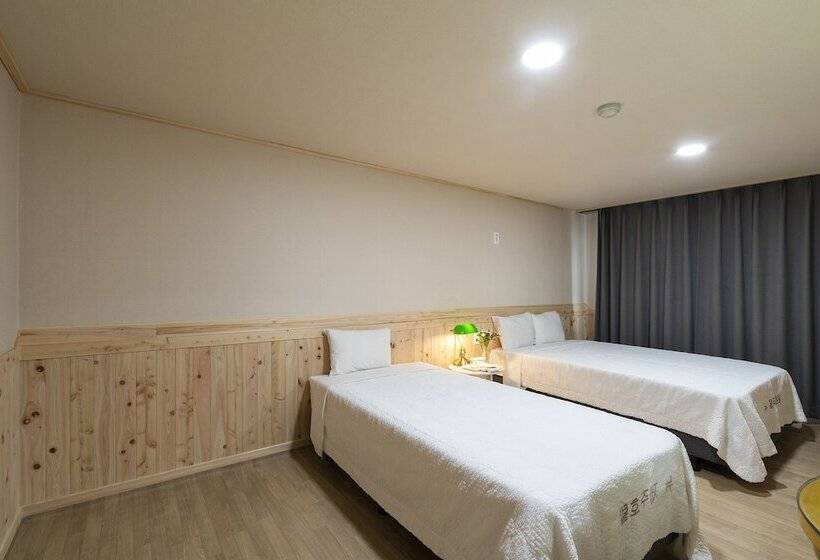 Номер Стандарт Трехместный, New Jeju