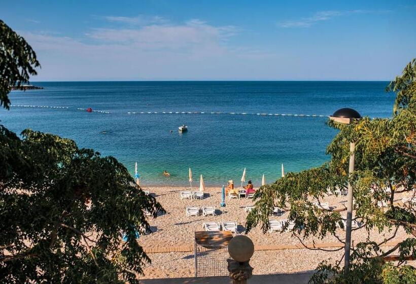 اتاق لوکس با بالکن و چشم‌انداز دریا, David Lux Beach Rooms