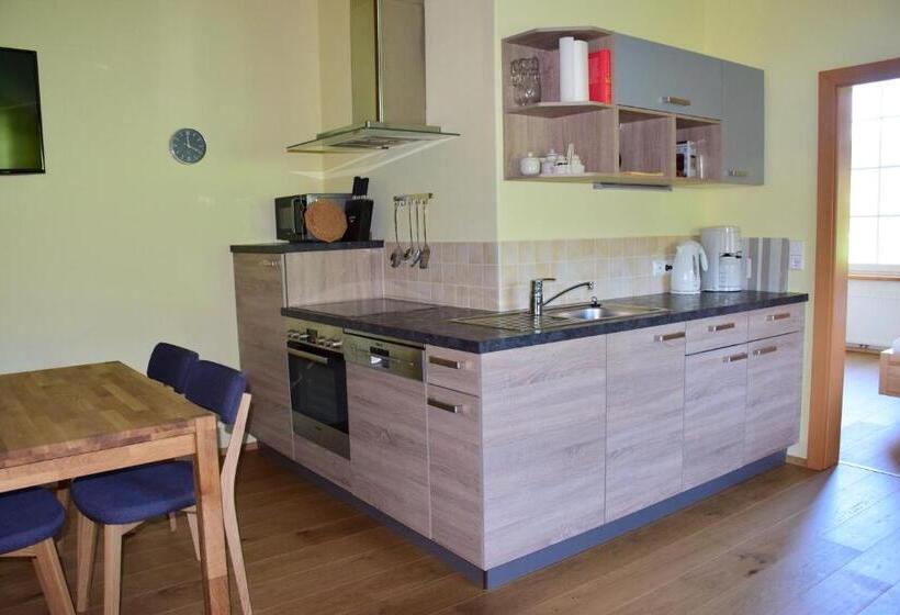2 Bedrooms Apartment Lake View, Pension Hohenau