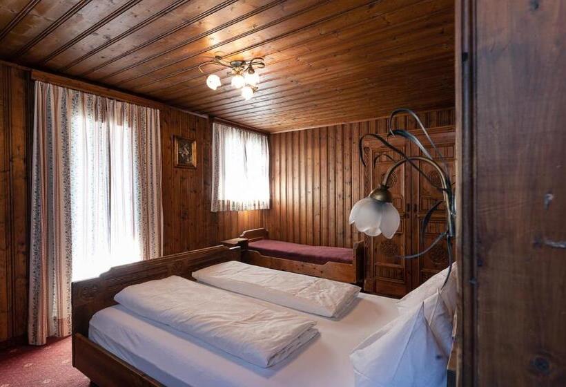 Трехместный Номер Стандарт с Балконом, Gasthof Residence Brugghof & Erlhof