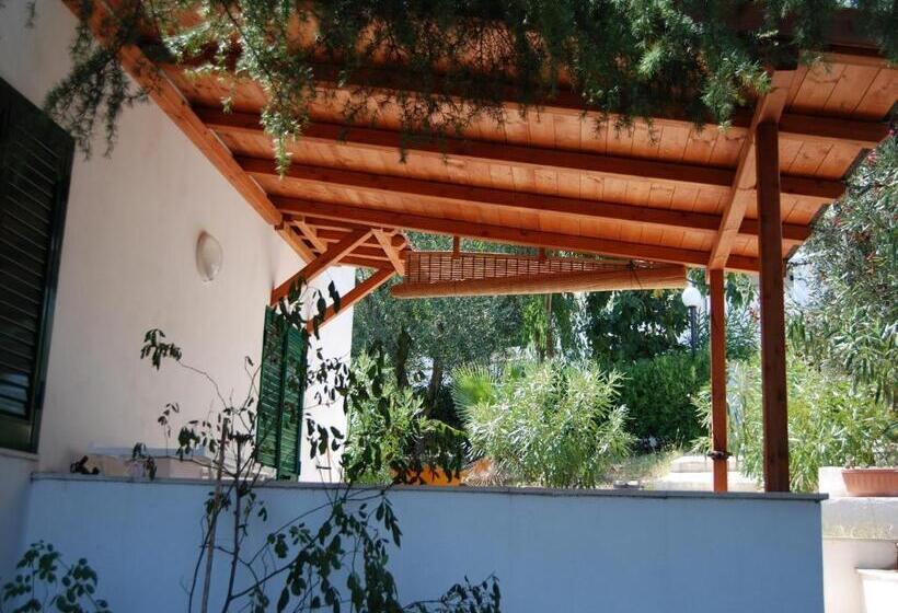 דירת חדר, Althea Village Residence