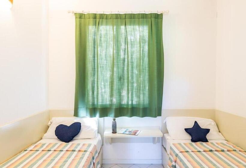 کلبه ییلاقی, Camping Village Rosselba Le Palme