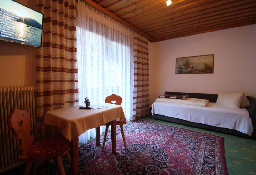 اتاق استاندارد سه نفره, Pension Hubertushof Beim Römerbad