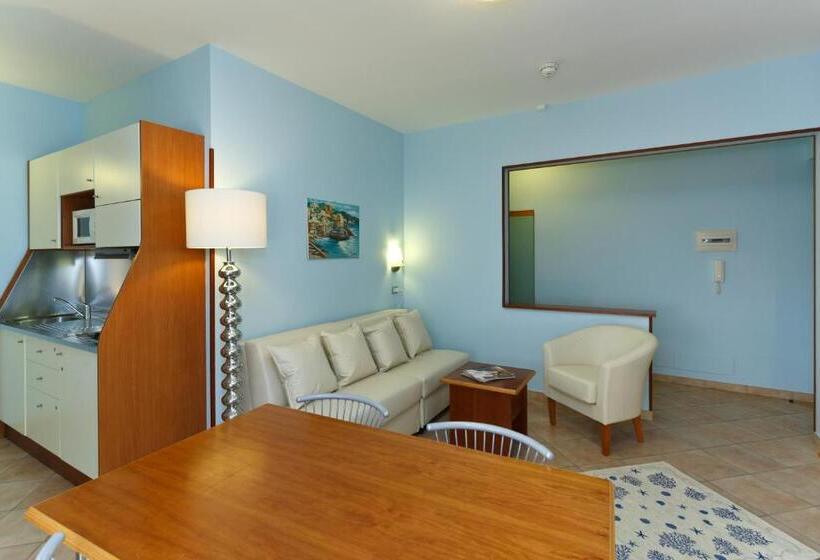 آپارتمان 1 خوابه با بالکن و چشم‌انداز دریا, Residence Dei Due Porti