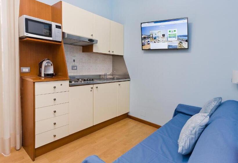 استودیوی لوکس, Residence Dei Due Porti