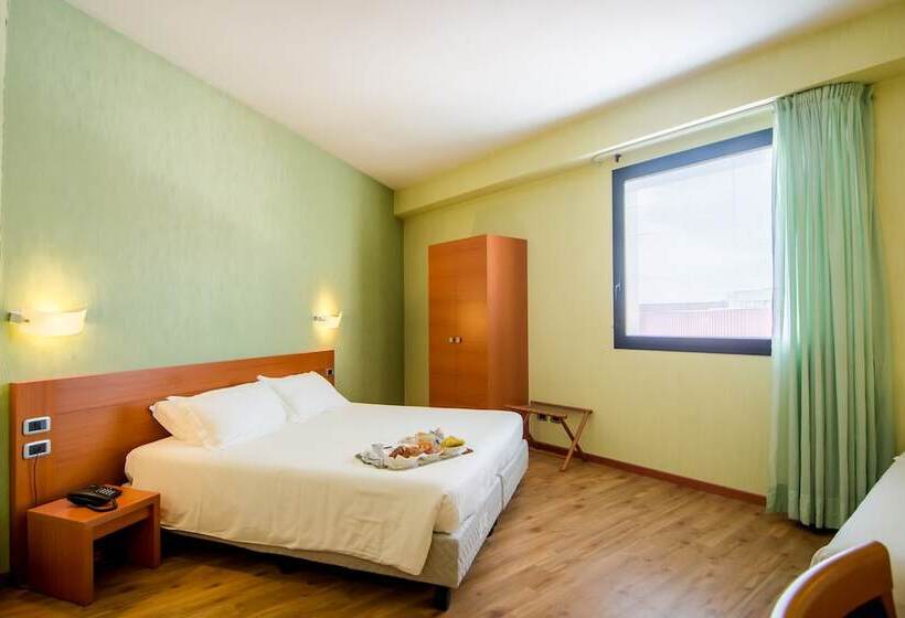 اتاق استاندارد سه نفره, Concorde