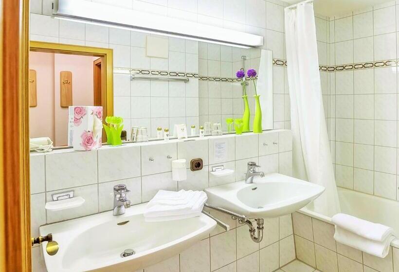 Семейный Номер Классика, Berg  Und Aktivhotel Edelsberg