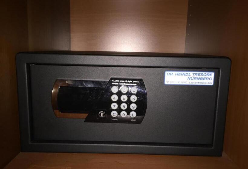 Семейный Номер, Parkhotel Zirndorf