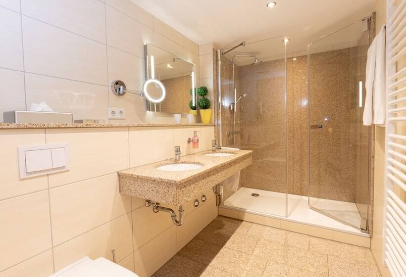 Трехместный Номер Комфорт, Wander Und Aktiv Hotel Rösslwirt