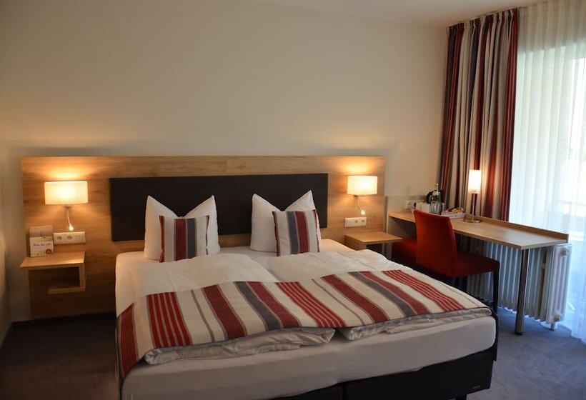Номер Стандарт с Балконом, Flair Hotel Am Rosenhügel   Garni