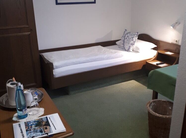 기본룸, Schwarzwaldhotel Garni Wolfach