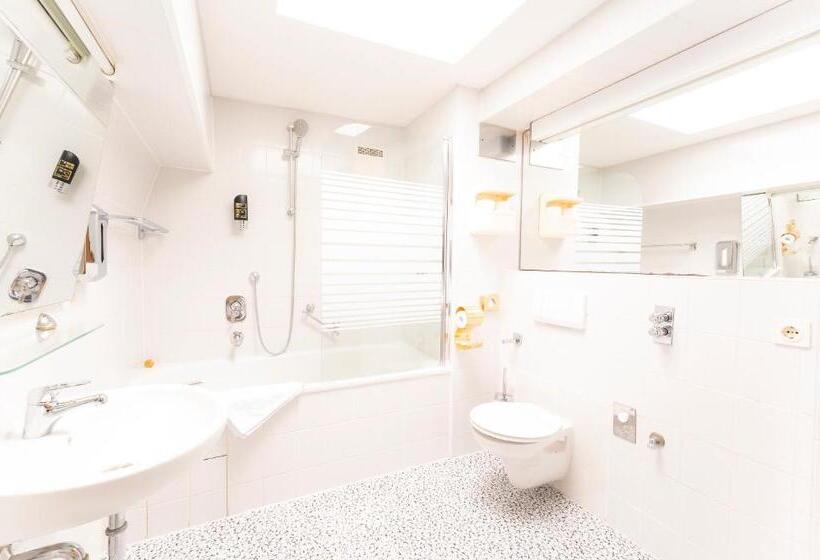 Апартаменты 1 Спальня, Astoria Am Urachplatz