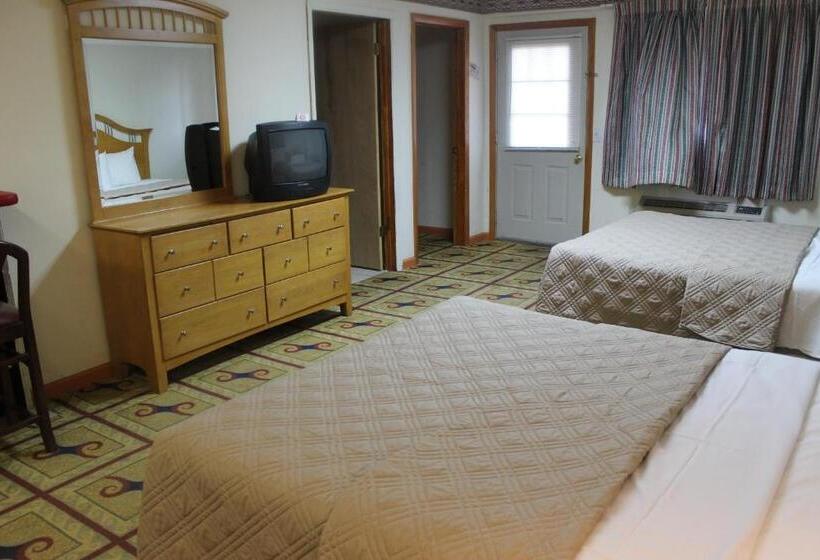 Номер Стандарт 2 Двуспальные Кровати, Berkshire Travel Lodge