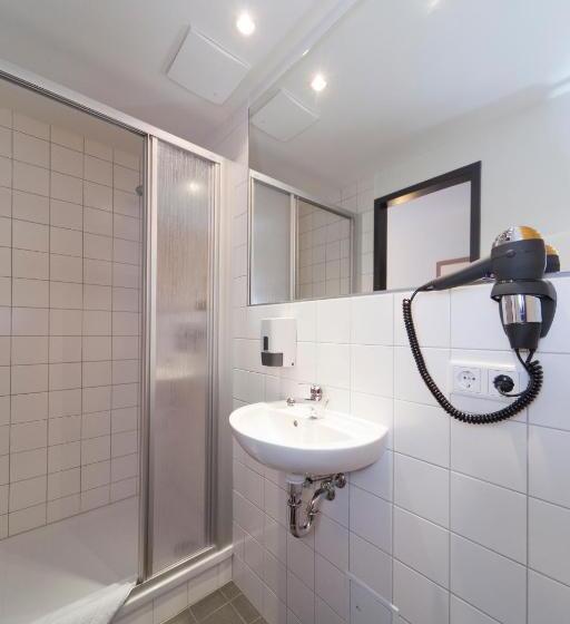 Номер Комфорт, Mcdreams Hotel Wuppertal City