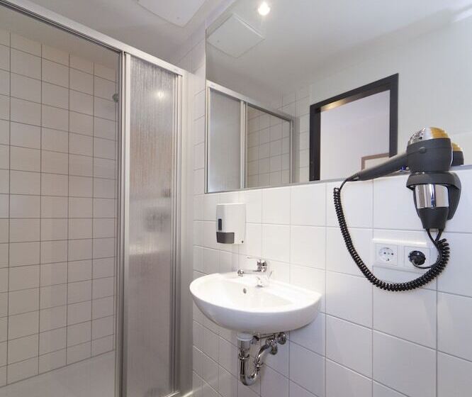 Номер Basic, Mcdreams Hotel Wuppertal City