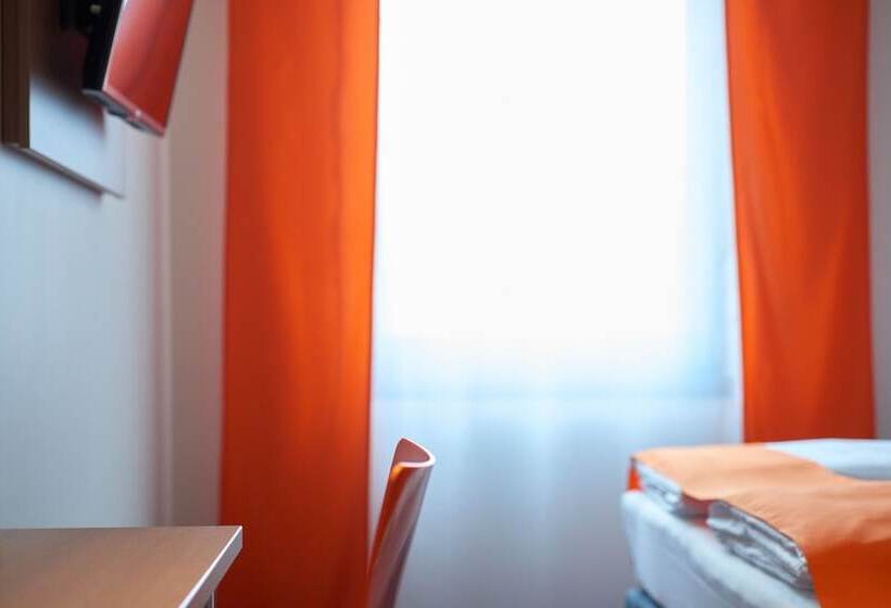 Номер Комфорт, Mcdreams Hotel Wuppertal City