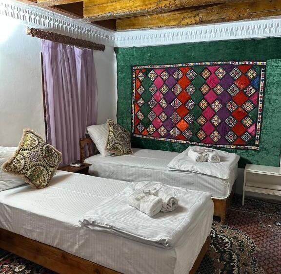اتاق استاندارد سه نفره, Mekhtar Ambar  Caravan Sarai Xix