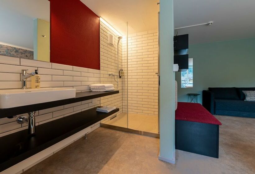 Семейный Номер, Emma S Hotel   Bed & Breakfast Self Check In