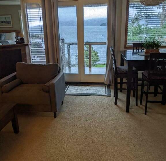 Апартаменты 2 Спальни Вид на Море, The Landmark Inn On Orcas Island