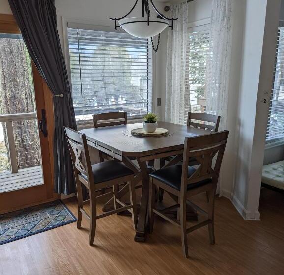 Апартаменты 3 Спальни, The Landmark Inn On Orcas Island