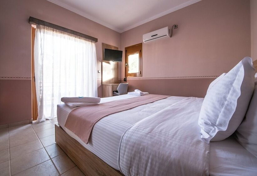Люкс с Балконом, Cyrenia Guesthouse