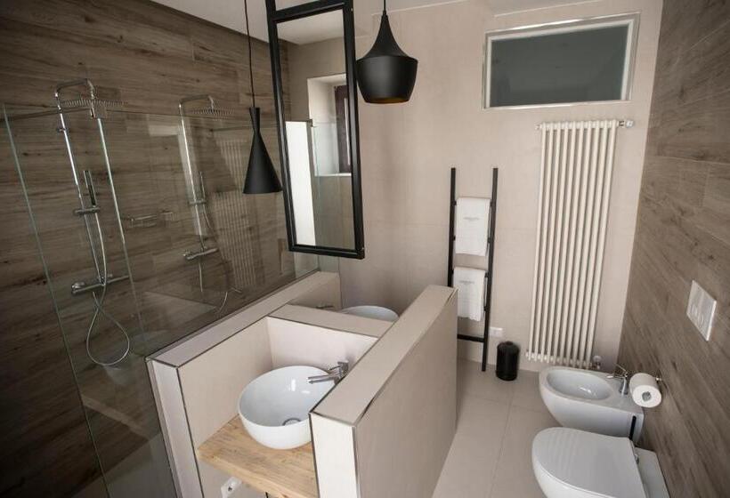 디럭스 스위트 킹 침대, Albergo Diffuso Dimora Rossi B&b
